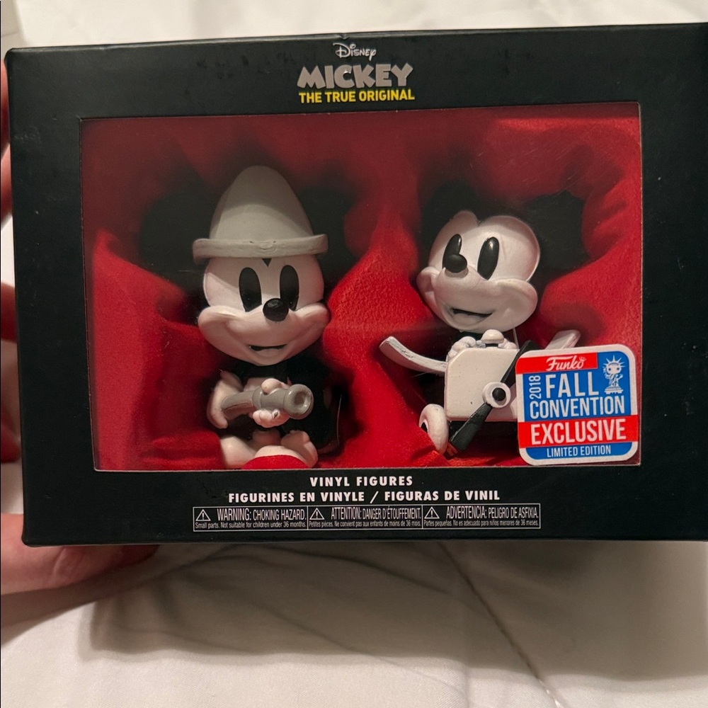 Disney Mickey 90 Years Box - Black, Red, White, Yellow